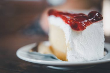 Pasta kreması, genellikle pişirilen tatlı bir tatlıdır. Malzemeler un, şeker, yumurta, tereyağı ya da yağ ya da margarin, bir sıvı ve kopyalama alanı ile kutlamak için ayrılan maddelerdir.