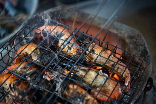 Camarones Parrilla Camarones Gigantes Agua Dulce Parrilla Con Carbón Vegetal — Foto de Stock