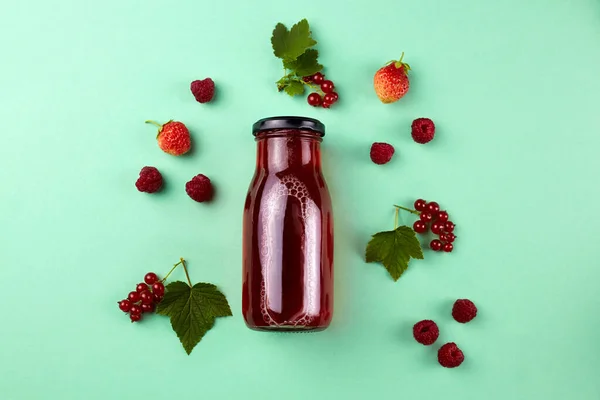 Summer Refreshing Drink Made Fresh Red Berries Compote Raspberries Strawberries — Stock Photo, Image