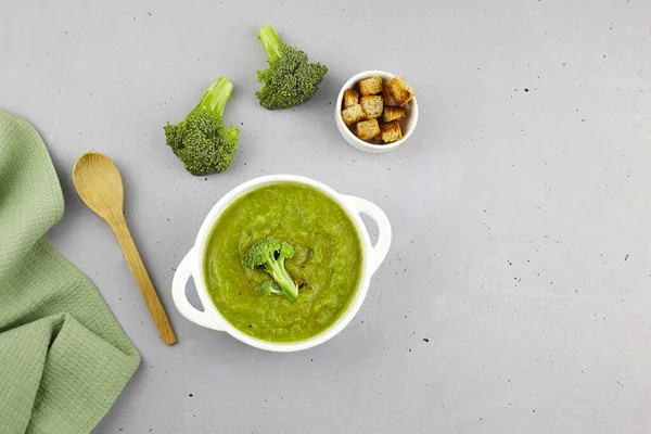 Broccoli Cream Soup Croutons Plate Grey Background Vegetarian Vegan Food — Stock Photo, Image