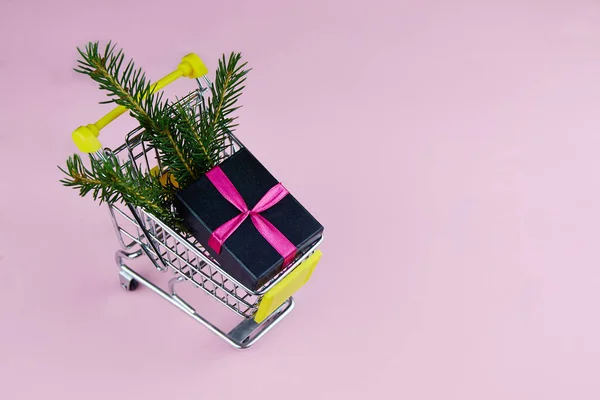 Geschenk Auf Rosa Hintergrund Flache Lage Draufsicht Kopierraum Weihnachts Oder — Stockfoto
