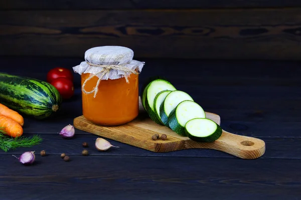 Hemgjord Kaviar Grönsaker Zucchini Tomat Och Morot Mörk Träbakgrund Hälsosam — Stockfoto