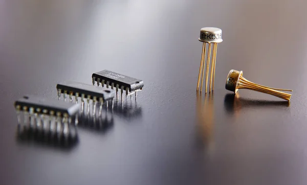 Componenti Elettronici Chip Radio Sfondo Nero — Foto Stock