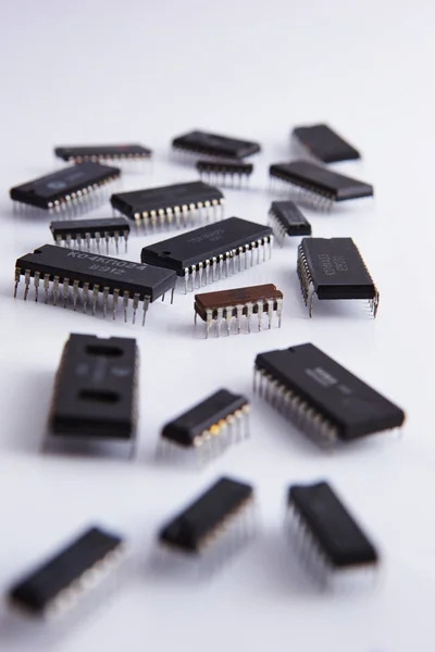 Chip Elettronico Sfondo Bianco Pila — Foto Stock