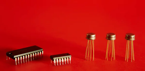 Electronic chip and radio components — Stock Photo, Image