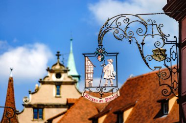 Eski metal iç kurulu Colmar tarihi merkezi, Alsace, Fransa