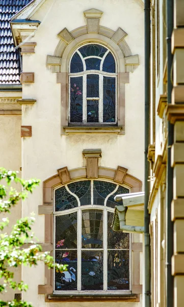 Старые Красивые Окна Историческом Центре Кольмара Стиле Sacien Франция — стоковое фото