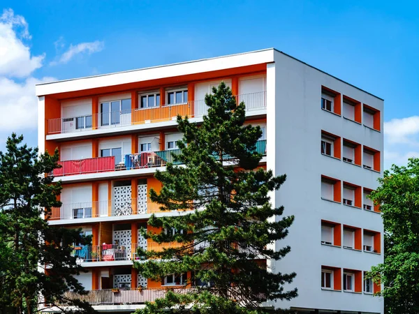 Nowy Prosty Dom Mieszkanie Balkonem Kolorowe Colmar Francja — Zdjęcie stockowe