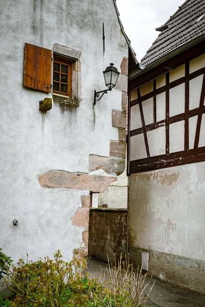 Staré Klasické Windows Historické Vesnici Provincii Alsasko Francie — Stock fotografie