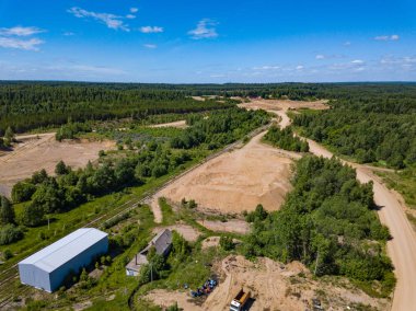 Hava kum dron görünümünden çukur, güneşli bir gün, Rusya Federasyonu