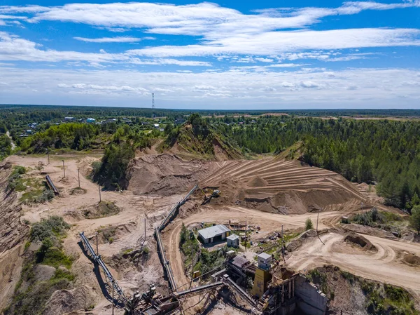 Hava kum dron görünümünden çukur, güneşli bir gün, Rusya Federasyonu
