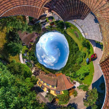 Küresel küçük gezegen görünümü küçük köyün Breitenbach Alsace, Fransa