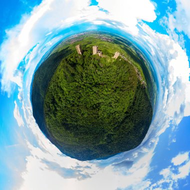 Küresel küçük gezegen görünümü üç kale Colmar, Alsace, Fransa