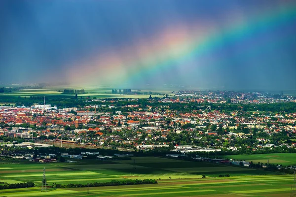 Kleurrijke Regenboog Groene Velden Wijngaarden Elzas Frankrijk — Stockfoto