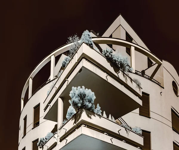 Nowoczesny Budynek Apartamentowy Strasburgu Podczerwony Widok Słoneczny Dzień Francja — Zdjęcie stockowe