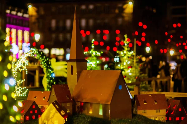 Weihnachtliche Straßendekoration Von Straßburg Hervorgehobene Gebäude Und Neujahrsatmosphäre Frankreich — Stockfoto