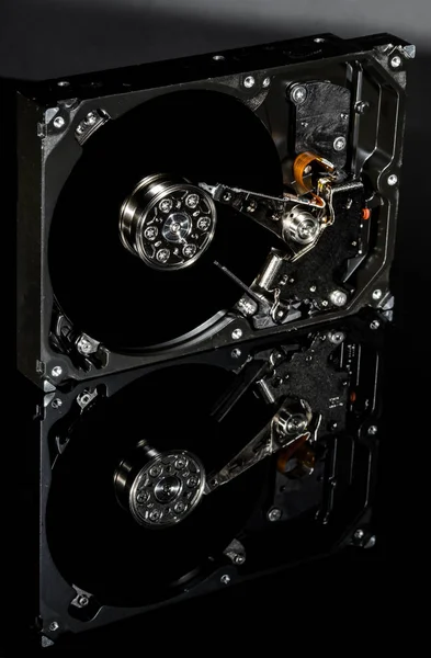 Disassembled Opened Hard Disk Drive View Reflections Isolated Black — Stock Photo, Image