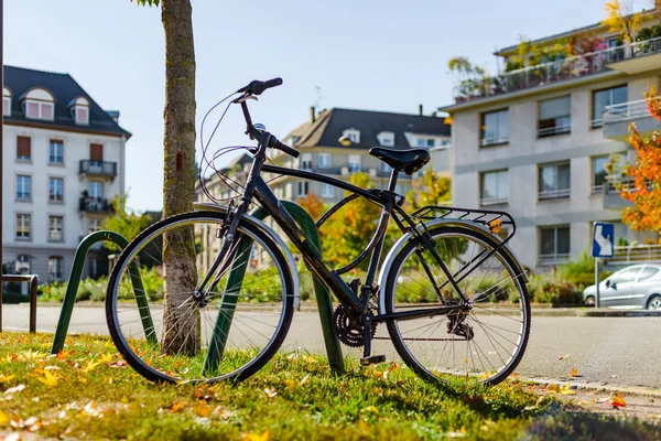 Vélo Dans Ville Automnale Vue Sur Rue Strasbourg France — Photo