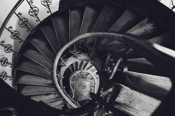 골동품 빈티지 계단에 스트라스부르 프랑스 — 스톡 사진