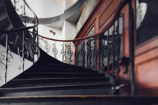 Античная Винтажная Округлая Лестница Старом Доме Страсбург Франция — стоковое фото