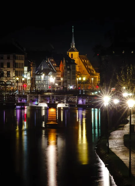 Chiesa Saint Nicolas Strasburgo Vista Notturna Con Riflessioni Nel Fiume — Foto Stock