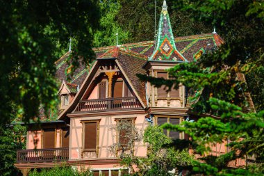 Dekorasyon Mimarlık. Kule üzerinde eski dekor