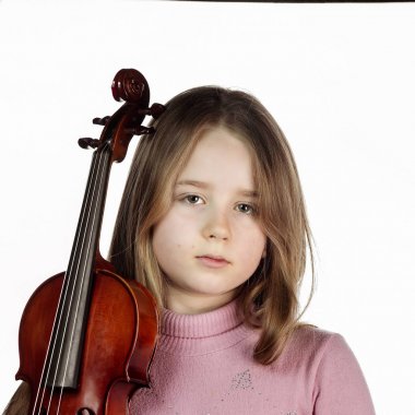 Keman, müzik ve eğitim anlayışı ile sevimli küçük kız, iso