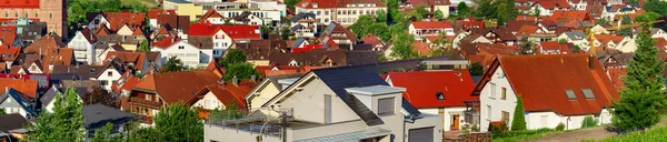 Vista panorâmica dos telhados vermelhos, pequena aldeia na Alemanha — Fotografia de Stock