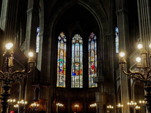 Chiesa di Elisabeth a Basilea, vista interna, architettura maestosa — Foto Stock