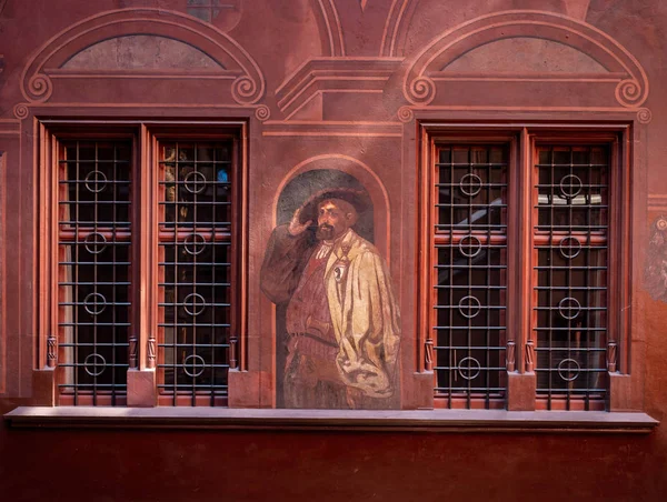 Prachtige elementen van het stadhuis in Basel, sculpturen en geschilderd — Stockfoto