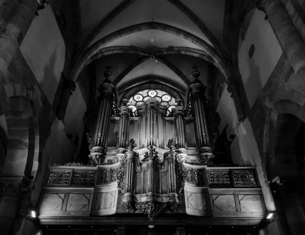 Organo a canne di Zolbermann nella Chiesa di San Tommaso, Strasburgo — Foto Stock