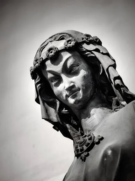 Katedral müzesinde XIII-Xv yüzyılın antik heykeli — Stok fotoğraf