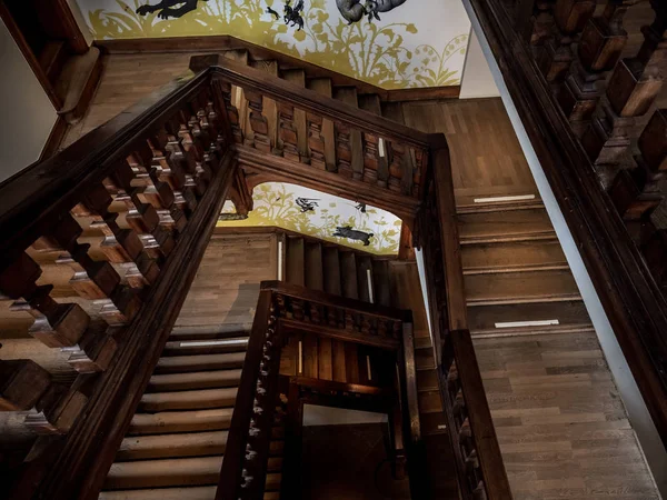 Ancient wooden staircase in old timber-framing rich house XV cen — Stock Photo, Image