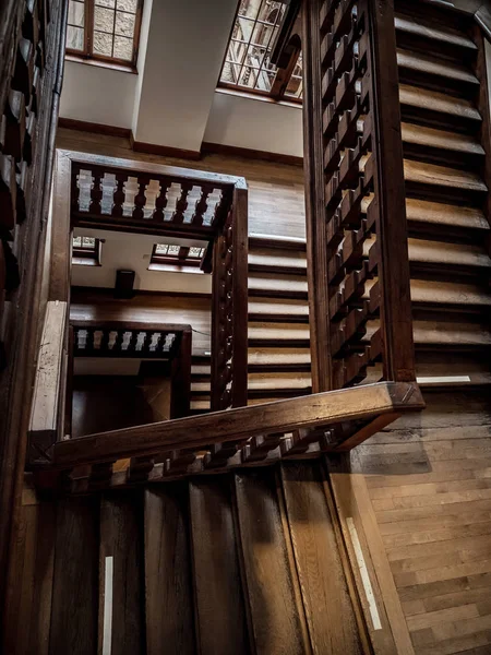 Ancient wooden staircase in old timber-framing rich house XV cen — Stock Photo, Image