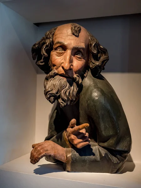 Katedral müzesinde XIII-Xv yüzyılın antik heykeli — Stok fotoğraf