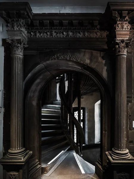 Xv世紀の家に古代の石の階段,ストラスブール — ストック写真