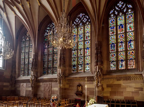 Majestueux intérieur de la cathédrale de Strasbourg sans personne à l'intérieur — Photo