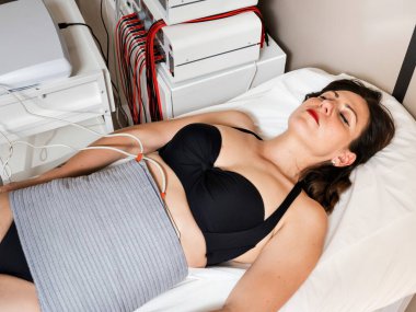 Güzellik ve sağlık spa tedavileri. Yanan yağ. Vücut bakımı