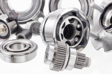 rulmanlar ve silindirler çeşitli uygulamalar, Otomotiv Motor kemer gergileri merkeze gelen beyaz arka plan çeşitli yer alan