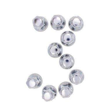 sayı üç - tekerlek fındık ile kaplı. Araba parçası otomatik salonu için.