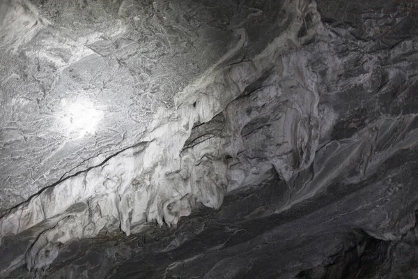 Stalattiti Appesi Soffitto Della Grotta Sotterranea Natura Montagna Habitat Pipistrelli — Foto Stock