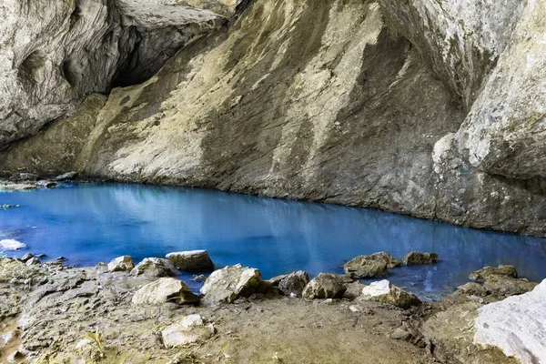 Arqueologia Conceptual Geologia Investigação Escavação Lago Com Água Clara Azul — Fotografia de Stock