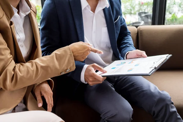 Bijeenkomst Werkplekconcept Mensen Uit Het Bedrijfsleven Werken Met Document Tablet — Stockfoto