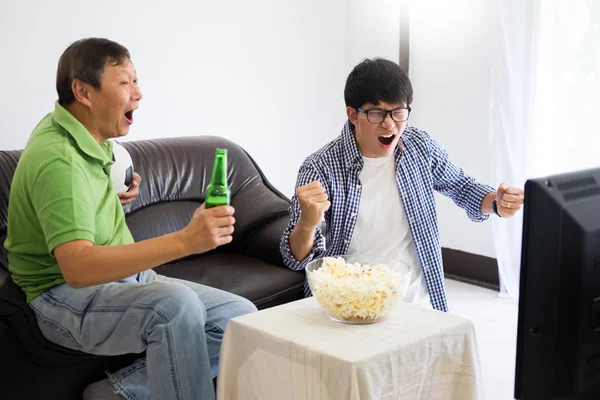 Friendship Sports Entertainment Concept Happy Male Friends Cheering Watching Together — Stock Photo, Image