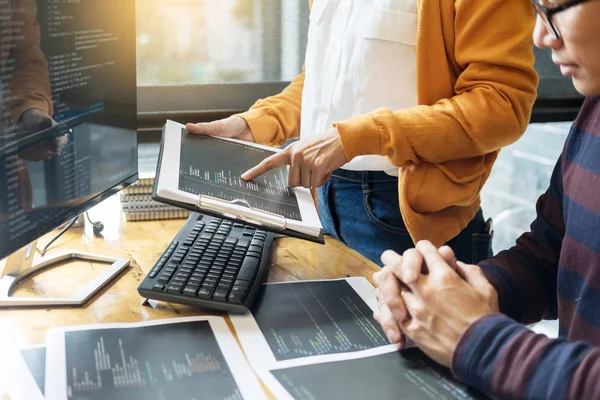 Programcı şirket office programlama ve yazılım Tasarımcısı çalışma bu projeye kodlama