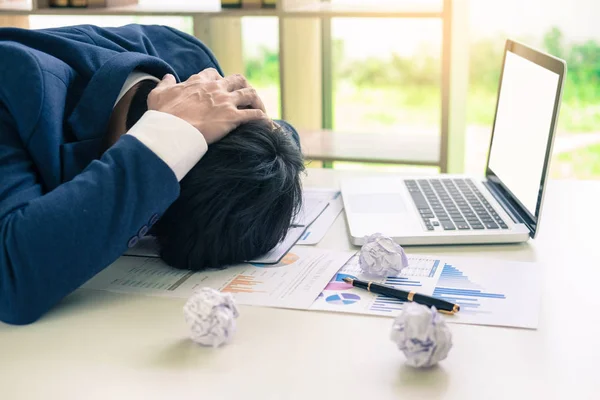Deprimido Fracaso Hombre Negocios Cansado Tarde Triste Resolver Problema Oficina —  Fotos de Stock