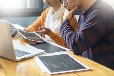 Programcı şirket office programlama ve yazılım Tasarımcısı çalışma bu projeye kodlama