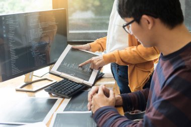 Programcı şirket office programlama ve yazılım Tasarımcısı çalışma bu projeye kodlama