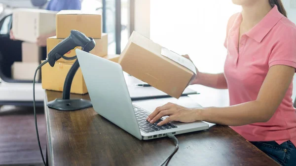 Courier Hands Business Woman Work Home Office Checking Parcel Package — Stock Photo, Image