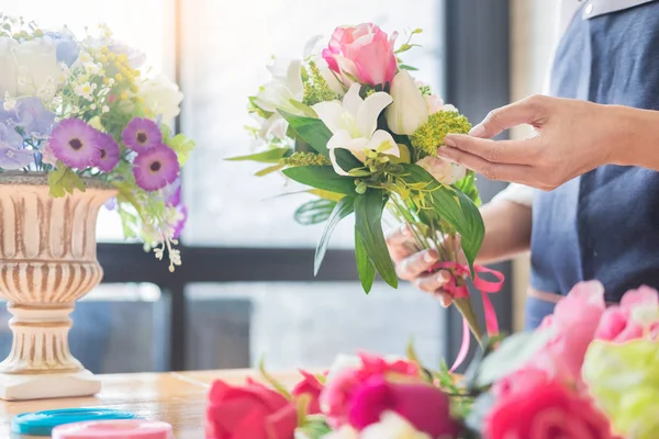 Female Florist Work Using Arranging Making Beautiful Artificial Bouquet Vest — Stock Photo, Image